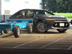 Toyota Crown được vinh danh là dòng xe an toàn nhất Nhật Bản