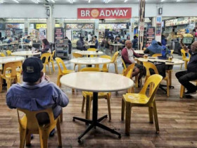 Thấy em gái bị chồng cũ 
