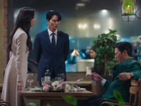 Bố chia hết tiền đền bù đất cho tôi, không cho chị cùng cha khác mẹ, tôi đưa ra một yêu cầu