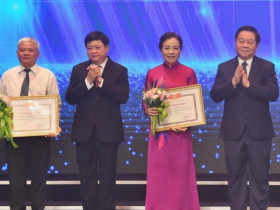 Hội đồng Lý luận Trung ương xét tặng thưởng và hỗ trợ tác phẩm lý luận phê bình văn học nghệ thuật