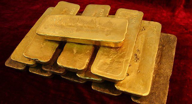 Bất ổn kinh tế đẩy giá vàng sẵn sàng chạm đỉnh mới? - 1