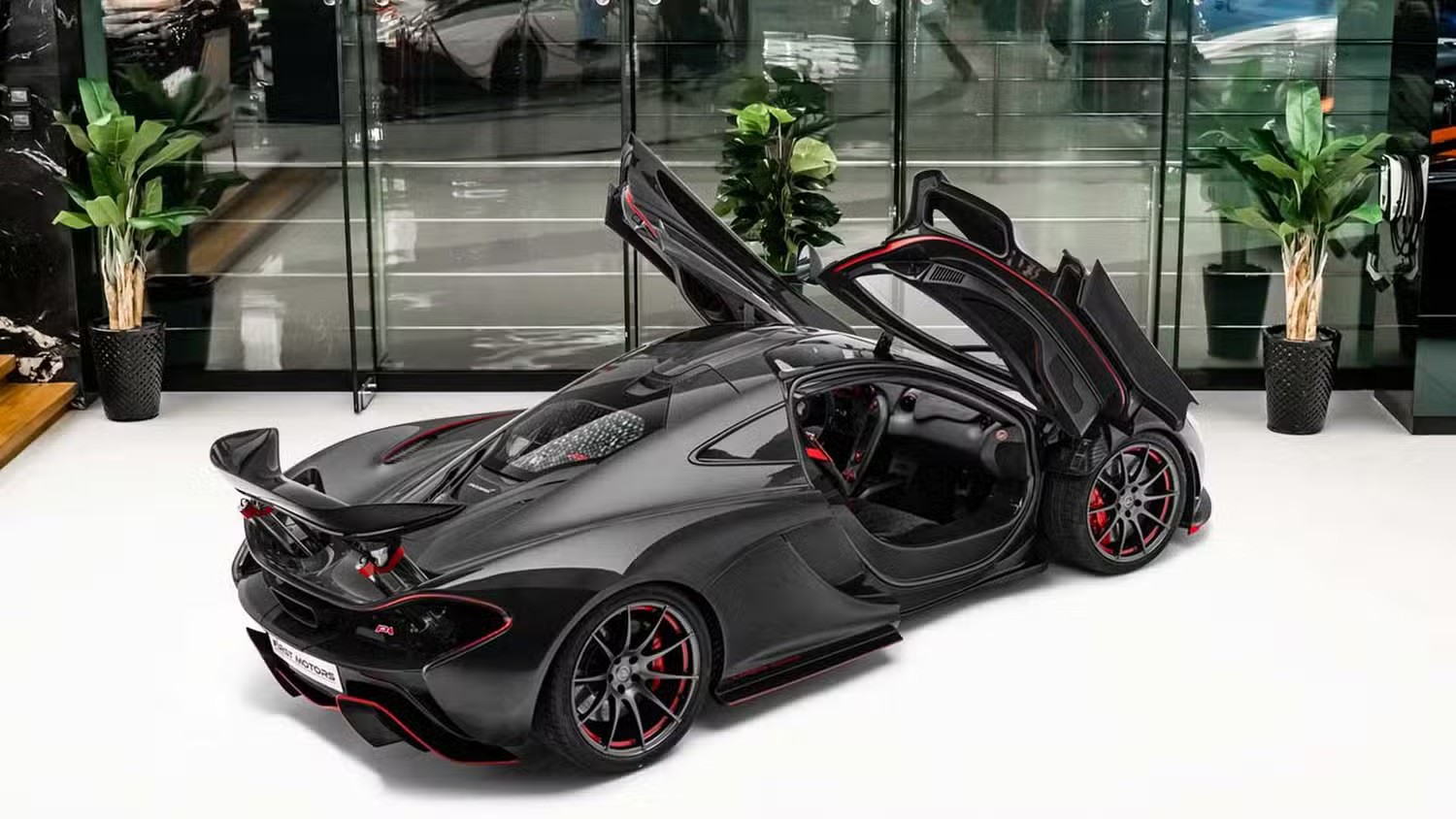 Hàng siêu hiếm McLaren P1 Carbon Series lên sàn đấu giá - 2