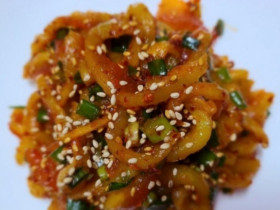 Ăn dưa hấu đừng vội vứt cùi, làm món này ai ăn cũng mê