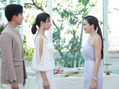 Gia đình - Tình cờ gặp chồng cũ và bạn gái mới trong buổi họp lớp, tôi nói 4 từ khiến anh thành trò cười