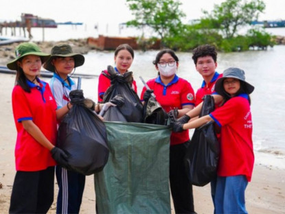 Thông tin doanh nghiệp - Gần 10.000 người Vingroup và tình nguyện viên ra quân làm sạch bờ biển tại 28 tỉnh, thành phố