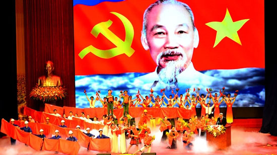 Tổ chức tốt công tác tuyên truyền cổ động kỷ niệm các ngày lễ lớn và sự kiện lịch sử quan trọng của đất nước - 1