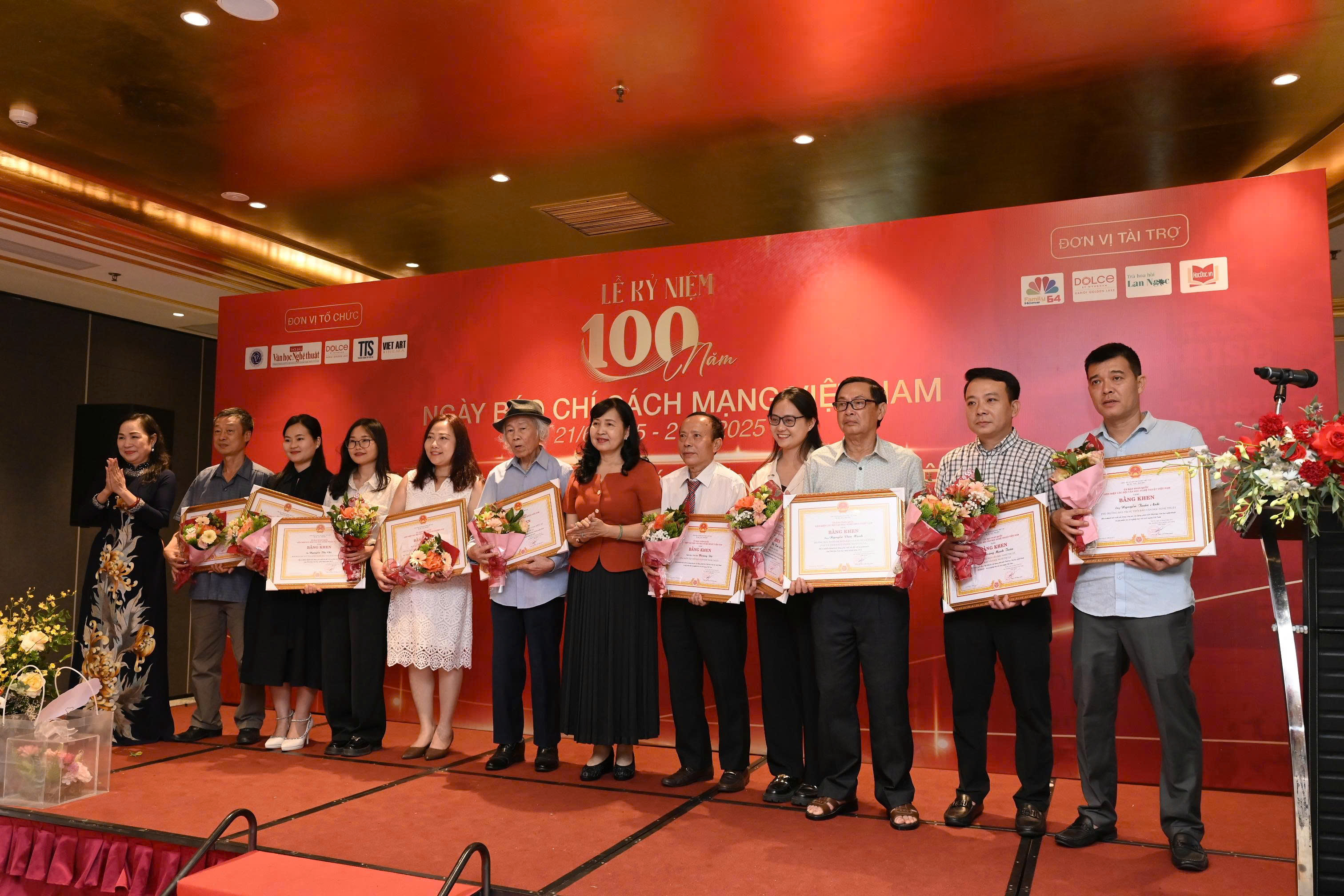 Thời báo Văn học nghệ thuật – Tự hào dấu ấn 5 năm - 5