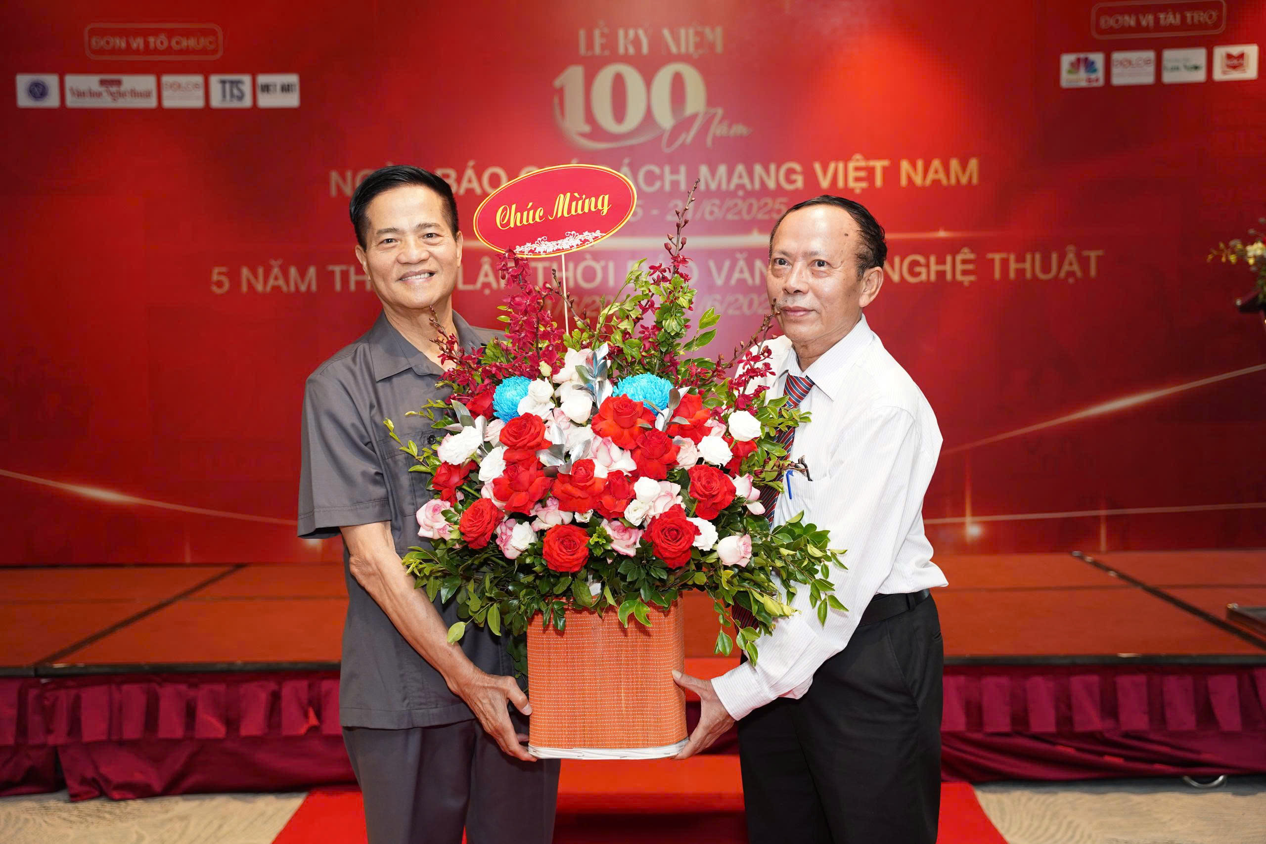Thời báo Văn học nghệ thuật – Tự hào dấu ấn 5 năm - 8