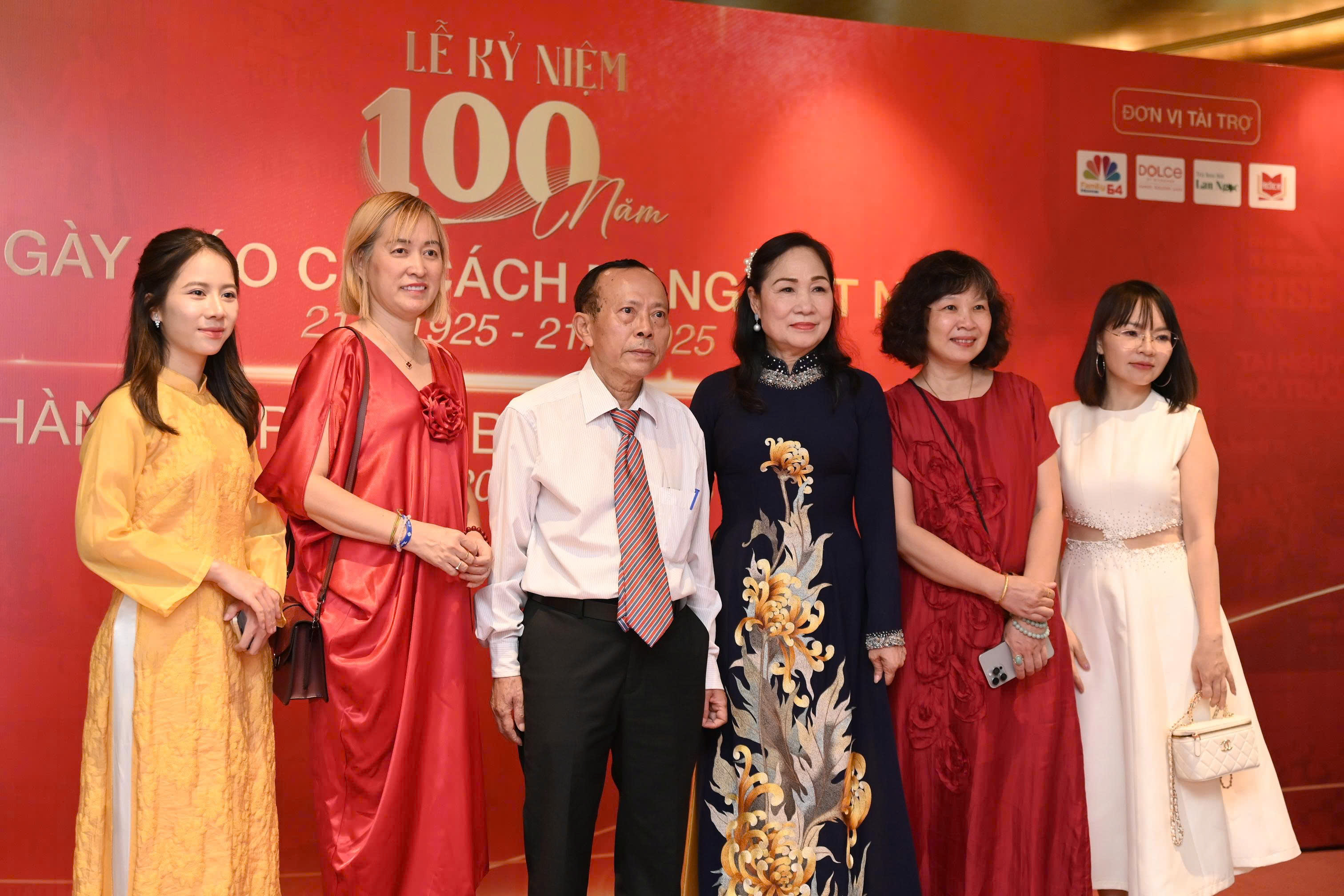 Thời báo Văn học nghệ thuật – Tự hào dấu ấn 5 năm - 14