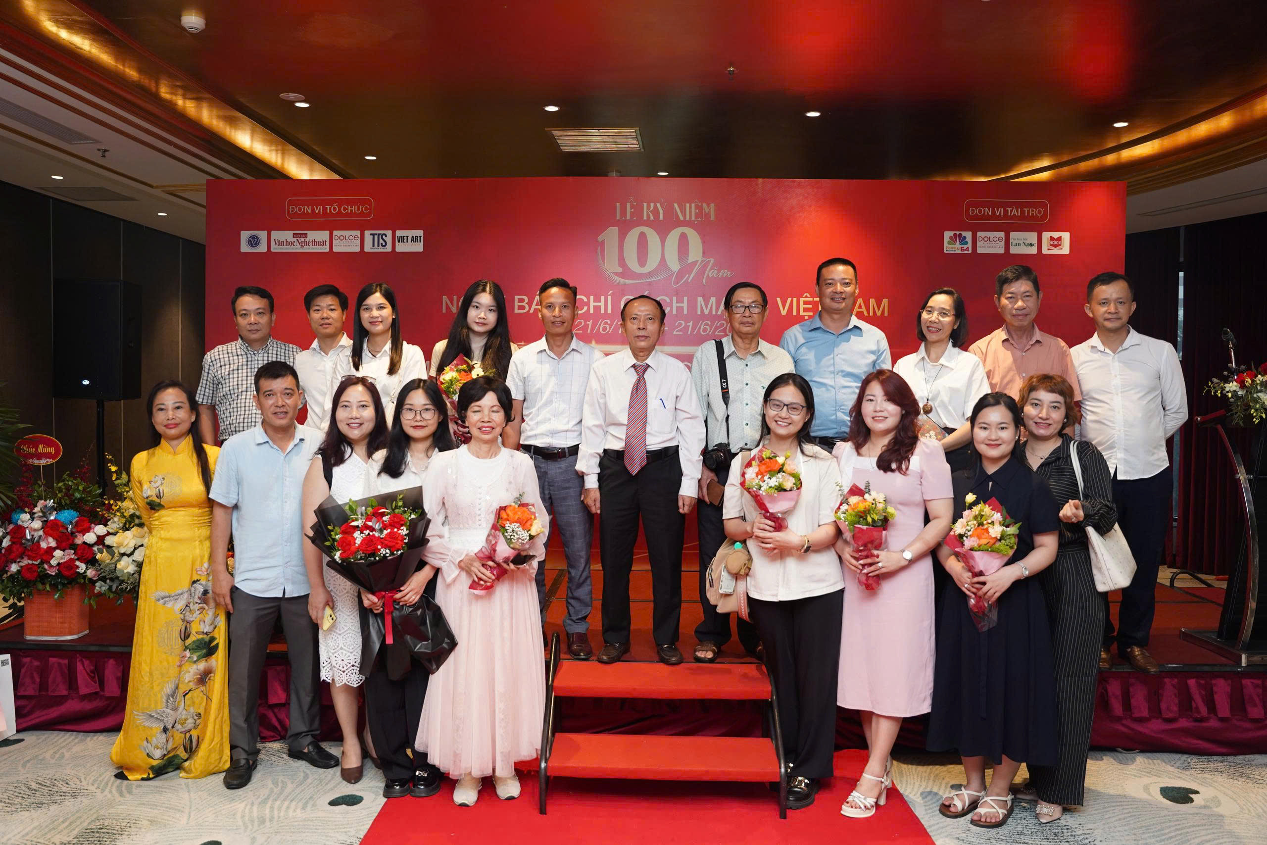 Thời báo Văn học nghệ thuật – Tự hào dấu ấn 5 năm - 15
