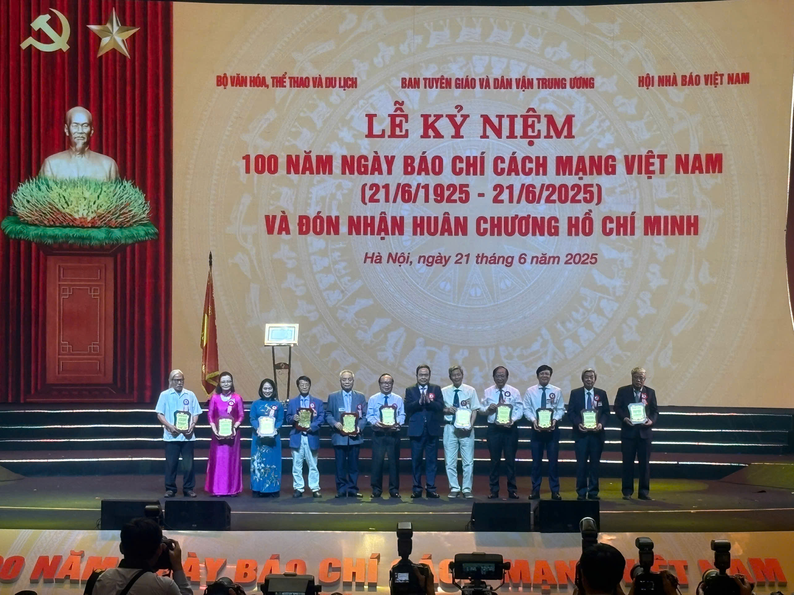Một thế kỷ đồng hành cùng dân tộc của nền báo chí cách mạng Việt Nam - 7