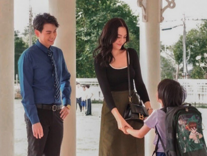 Gia đình - Đến nhà vợ cũ đón con, thấy con háo hức khoe quà bố dượng tặng mà tôi lặng lẽ rơi nước mắt