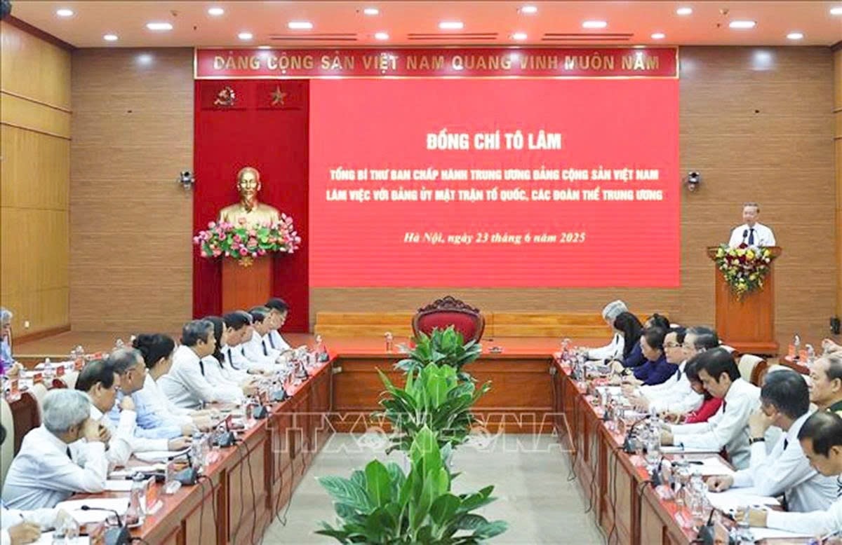 Tổng Bí thư Tô Lâm trao Quyết định thành lập Cơ quan Ủy ban Trung ương Mặt trận Tổ quốc Việt Nam - 4
