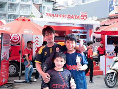 Thông tin doanh nghiệp - Viettel &quot;gây sốt&quot; miền Tây bằng cà lem, lotoshow và gói cước 300GB