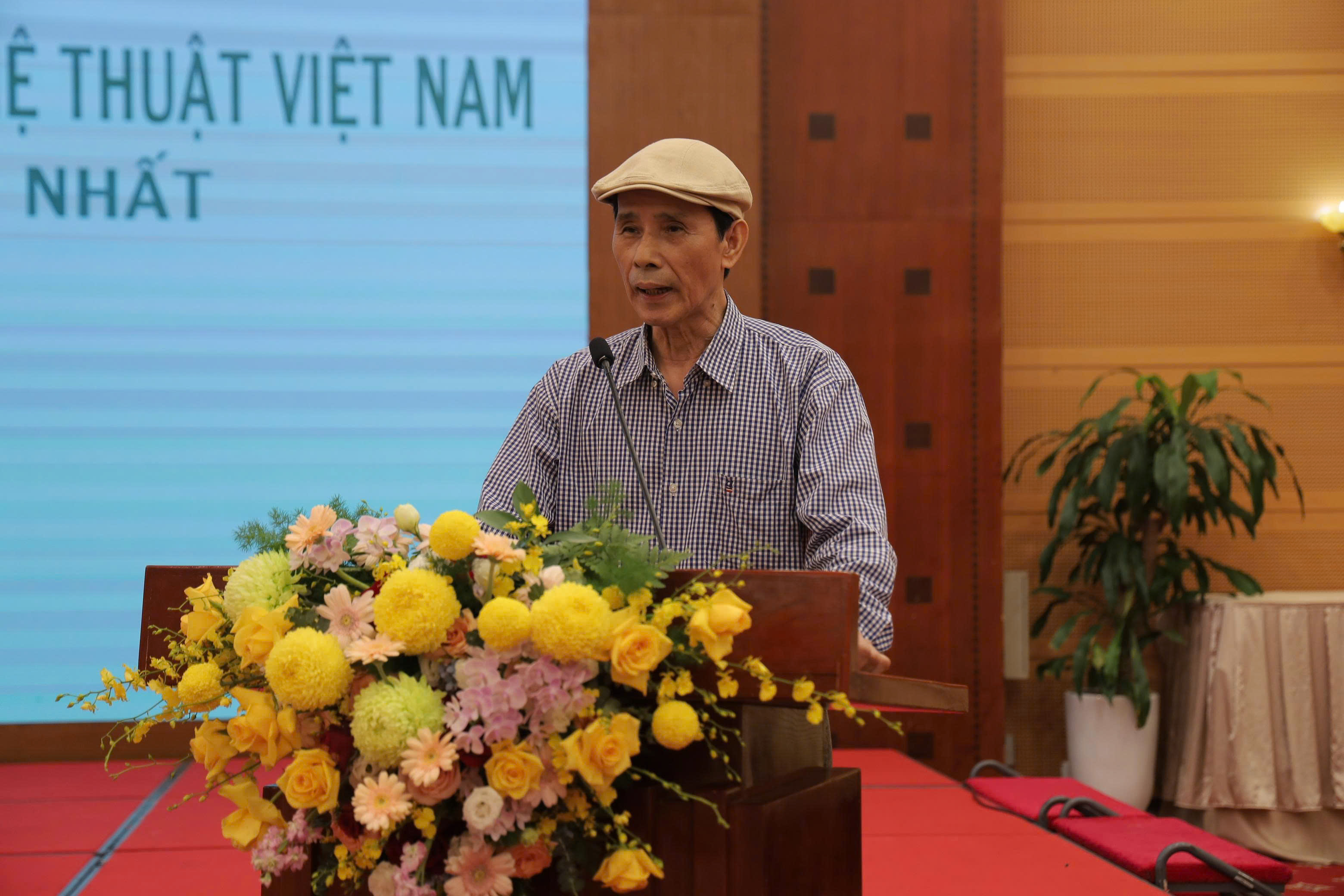 Nhìn lại sự vận động, phát triển của văn học, nghệ thuật Việt Nam 50 năm sau ngày đất nước thống nhất - 4
