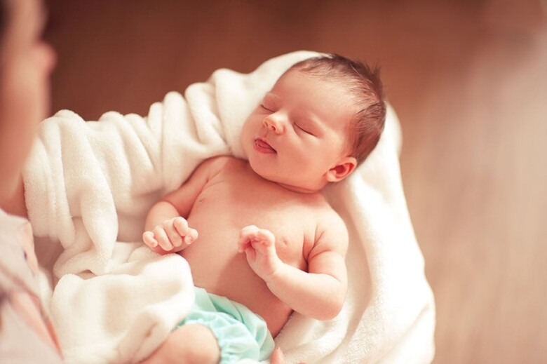 2 yếu tố giúp bé ít ốm vặt ngay từ tuần đầu chào đời, mẹ đã biết chưa? - 1