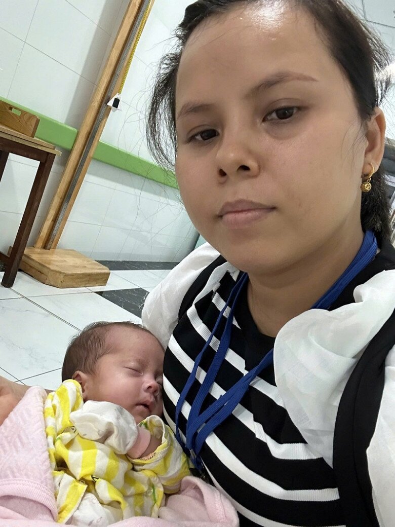Hành trình mạnh mẽ của em bé 1kg: Từ viêm phổi sơ sinh đến nụ cười rạng rỡ ngoài cửa kính (P4) - 3