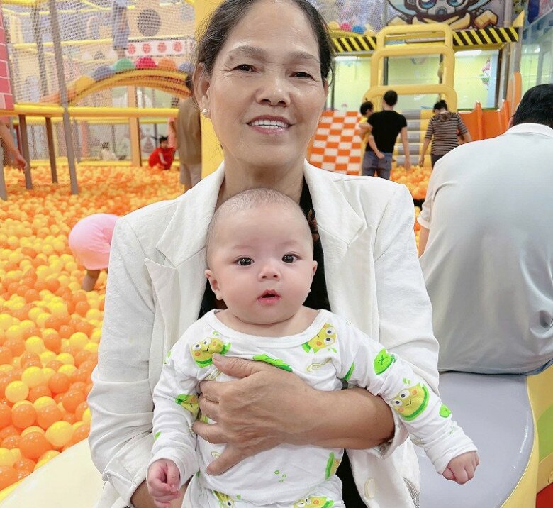 Hành trình mạnh mẽ của em bé 1kg: Con chào đời quá sớm nhưng vẫn kịp mang lại phép màu cho mẹ (P5) - 2