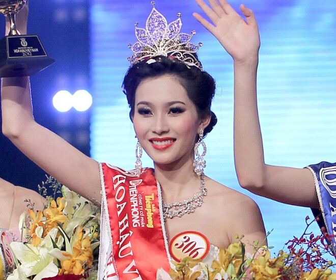 4 nàng hậu rời showbiz làm mẹ đảm: Người sinh 6 con được tặng biệt thự 100 tỷ, người trầm cảm vì mất chồng đột ngột - 1