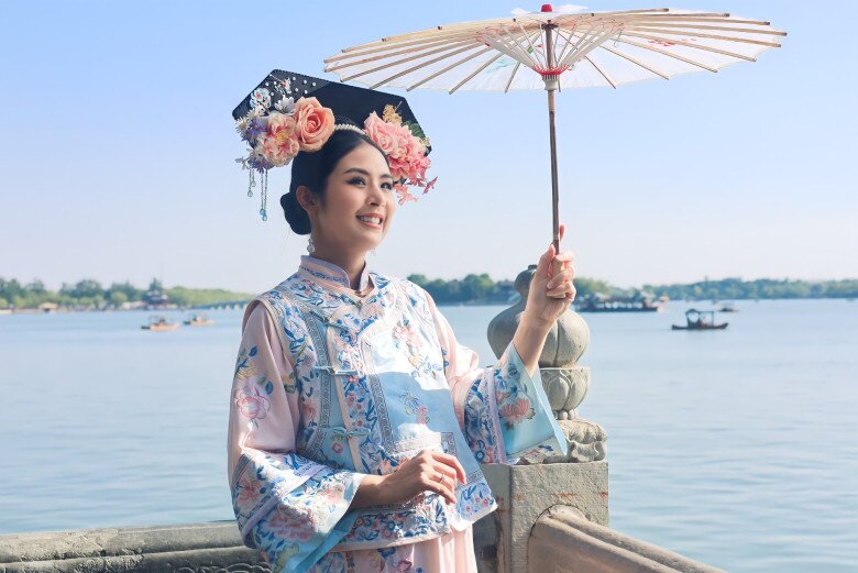 Hoa hậu Ngọc Hân bế bụng bầu xinh xuống phố, lỡ miệng tiết lộ thú vị về em bé - 6