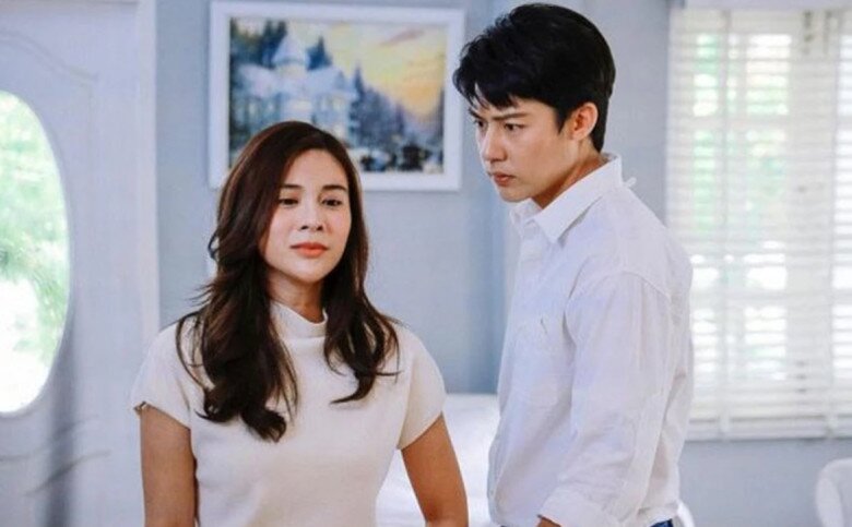 Đêm tân hôn, tôi giật mình tỉnh dậy thấy vợ đang ngồi bên cạnh chiếc túi đen với vẻ mặt mãn nguyện - 2