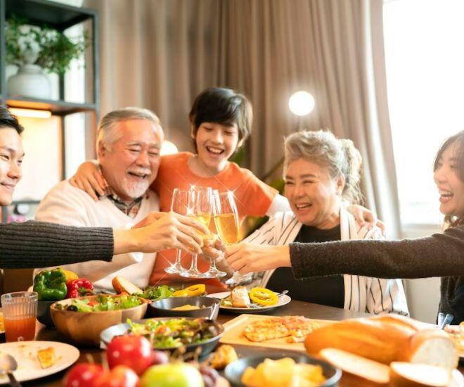 Mẹ cầu xin chúng tôi trả nợ giúp em chồng 3 tỷ, chồng đáp trả 11 từ làm tôi sửng sốt - 1