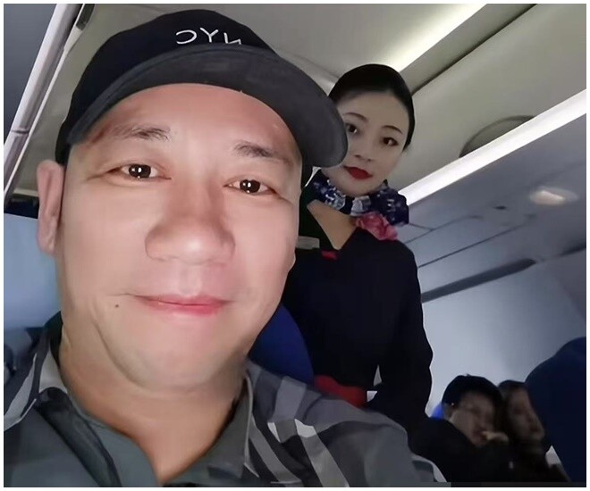 Nữ tiếp viên hàng không nên duyên với giáo sư hơn 17 tuổi: Mối tình “ông chú - em bé” và 4 lần mang thai để có một thiên thần nhỏ - 1