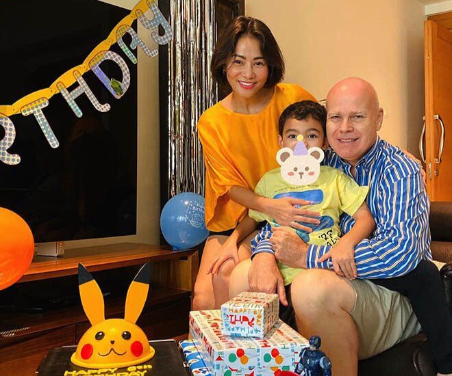 Sao Việt “vác bụng bầu” đi làm: Thu Minh được 2 đồng nghiệp dìu, đàn em 9X nằm viện chờ đẻ vẫn livestream bán hàng - 8