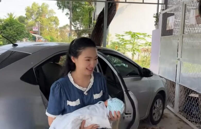 Vợ kém 26 tuổi của Tiết Cương và hành trình đi đẻ: Từ nhập viện khẩn cấp đến lộ diện tươi tắn sau sinh - 11