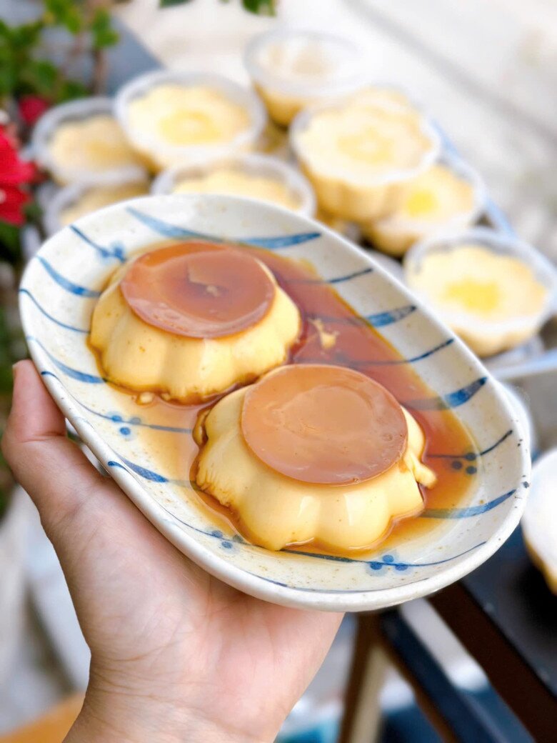 Nhiều năm làm flan caramel giờ mới biết, cần phải làm điều này bánh mới không bị rỗ, nhiều người làm sai nên không ngon - 8
