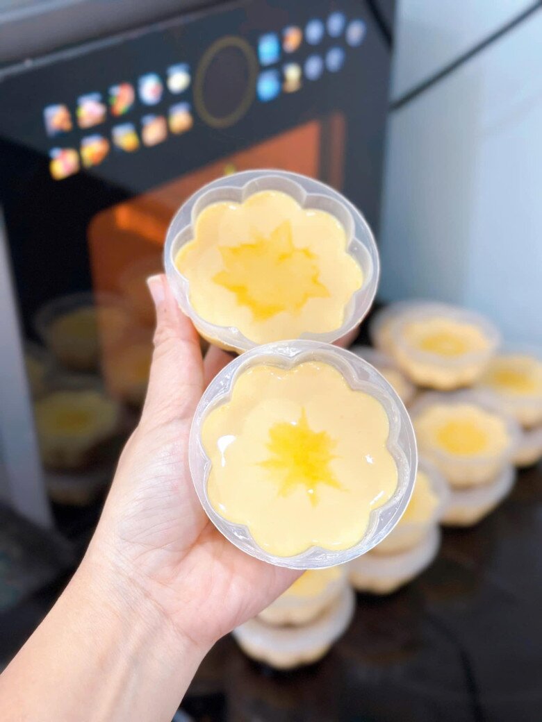Nhiều năm làm flan caramel giờ mới biết, cần phải làm điều này bánh mới không bị rỗ, nhiều người làm sai nên không ngon - 7