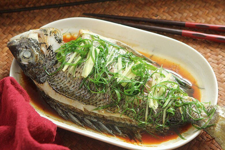 Loại cá bình dân ít xương nhiều thịt, không là đặc sản nhưng được ưa chuộng, giá dao động 60.000 đồng/kg, đem hấp cực ngon - 4