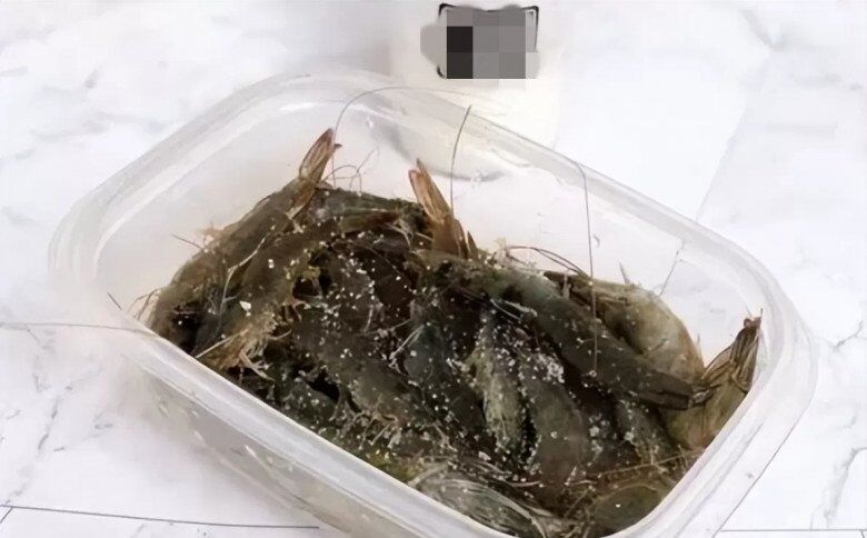 Tôm mua về đừng cho ngay vào tủ lạnh, cứ làm theo 3 cách này để cả năm tôm vẫn tươi như vừa đánh bắt - 3