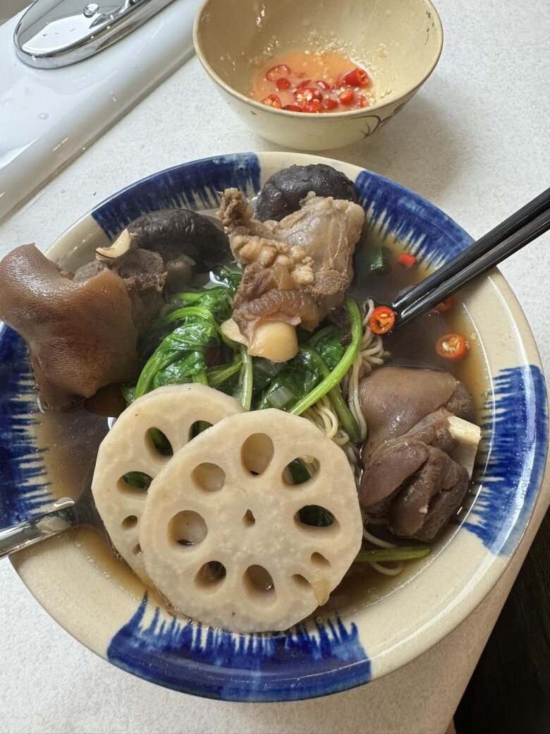 Chồng làm cho Hoa hậu Diễm Hương bào ngư, hải sâm và đủ món ngon: Vợ nấu thì liên tục uống nước, dụi tai - 15