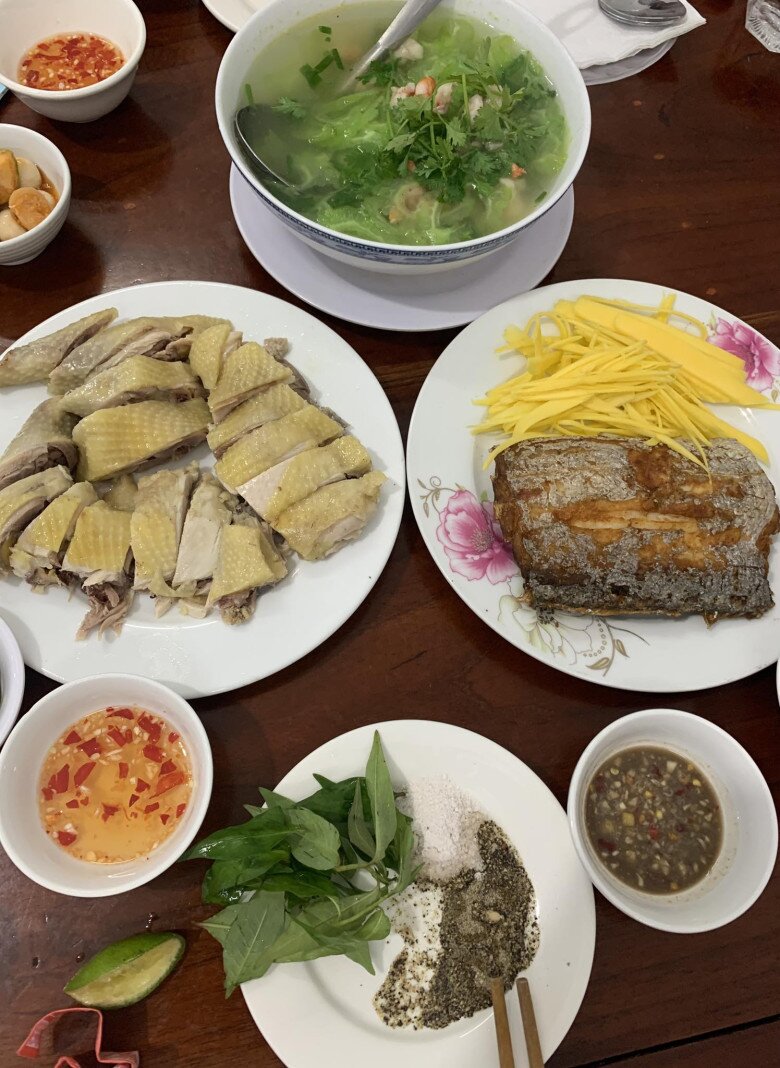 Danh ca đình đám khoe bữa cơm vợ nấu và hành động của ông sau khi ăn: &#34;Bố không phải là vua&#34; - 4