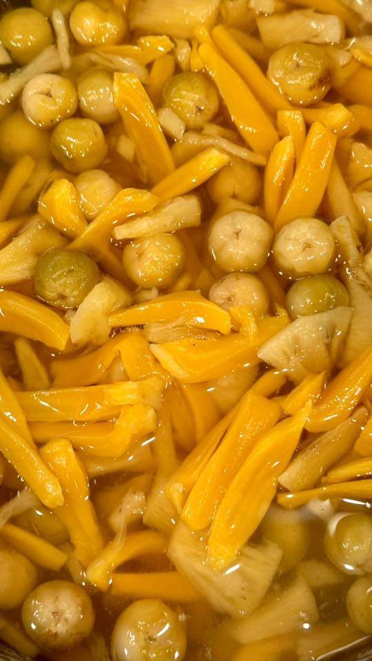Diễn viên Thân Thúy Hà chia sẻ nhiều món khiến dân mạng cồn cào nhớ tuổi thơ dữ dội - 2