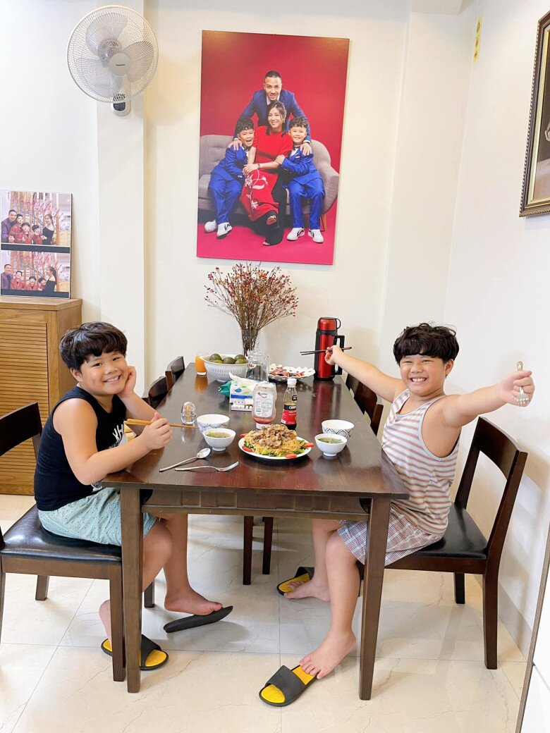 Lý do MC &#34;Chúng tôi là chiến sĩ&#34; hiếm khi thể hiện tài nấu nướng, bữa cơm nhà hao cơm làm nhiều người xuýt xoa - 7