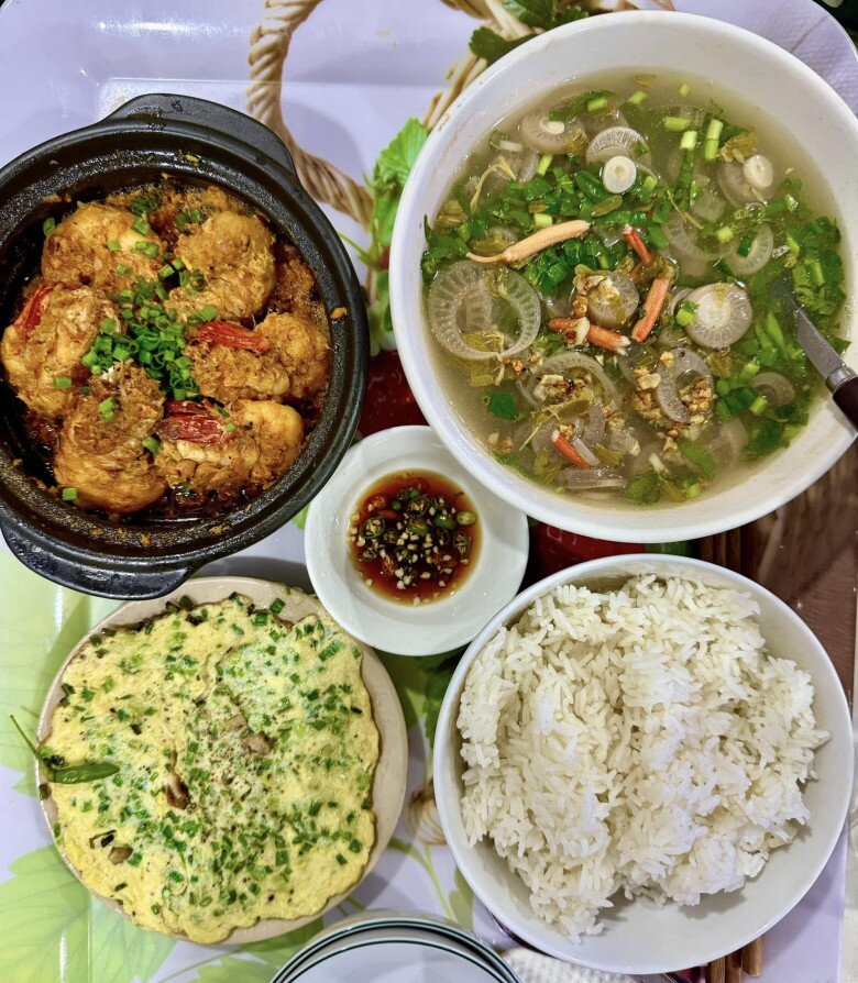 NSND Việt Anh khoe bữa cơm đạm bạc nhưng mọi người đều nhận xét: &#34;Nhiều đạm tốn bạc&#34; - 7