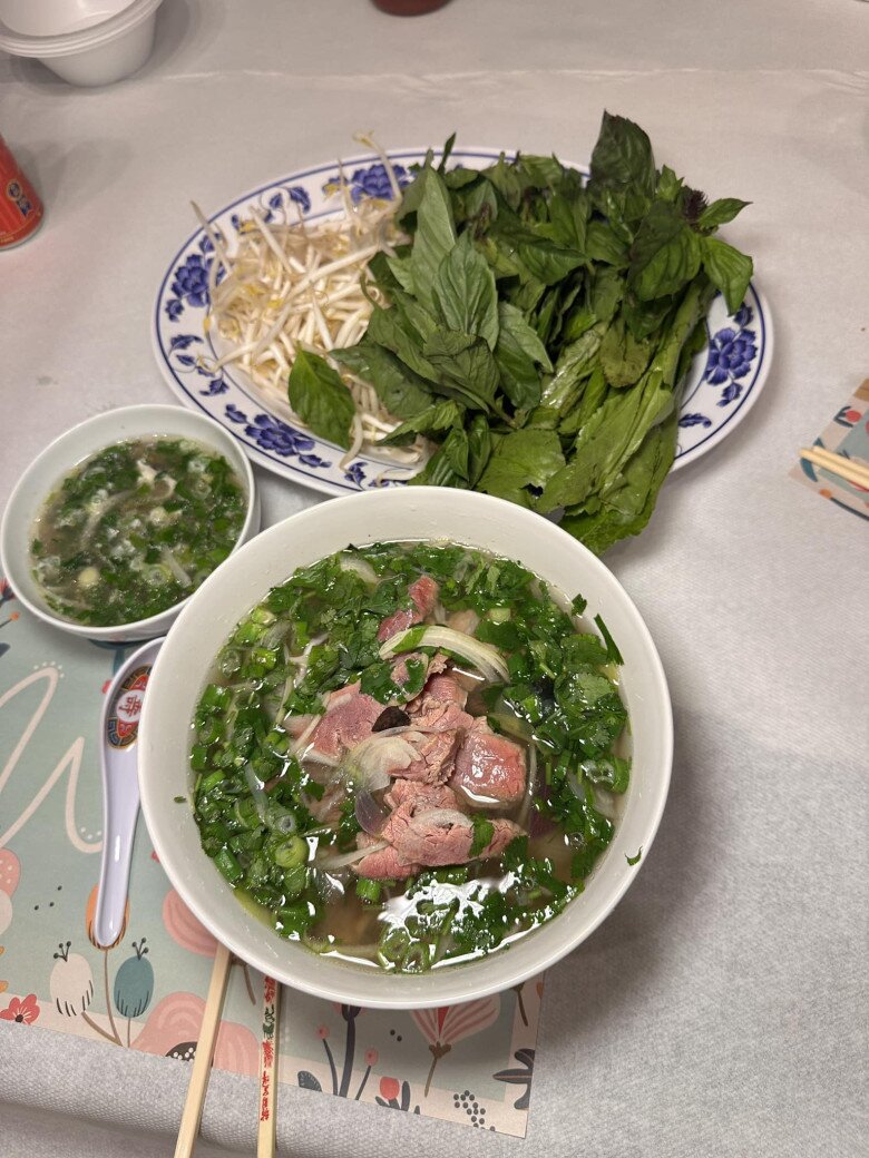 Phạm Thanh Thảo lên thực đơn kỷ niệm ngày cưới có món &#34;Ngưu Vương gặm cỏ&#34;, &#34;Tiên nữ tắm giếng trời&#34; - 3