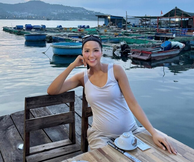 Bà bầu H’Hen Niê khoe khoảnh khắc em bé đạp siêu cưng, lộ dấu hiệu mệt mỏi sau chuỗi ngày chạy show xa nhà - 4