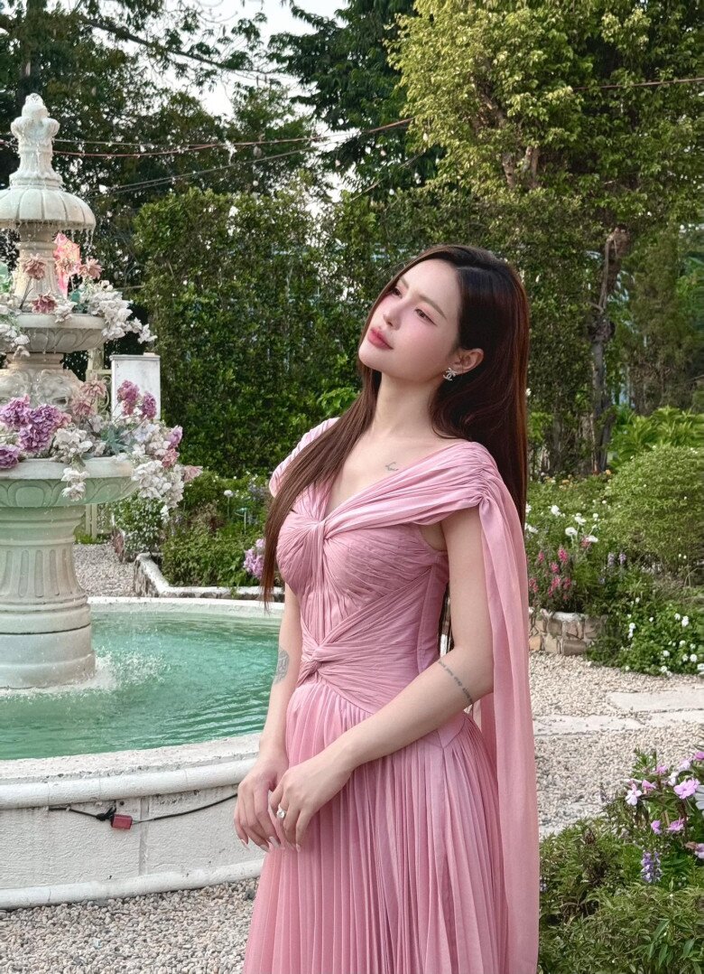 Bạn thân Ninh Dương Lan Ngọc đòi bầu lần 3 với chồng kém 9 tuổi, sang tận Bắc Cực săn em bé khiến &#34;hồng hài nhi&#34; sợ hãi đòi triệt sản - 12
