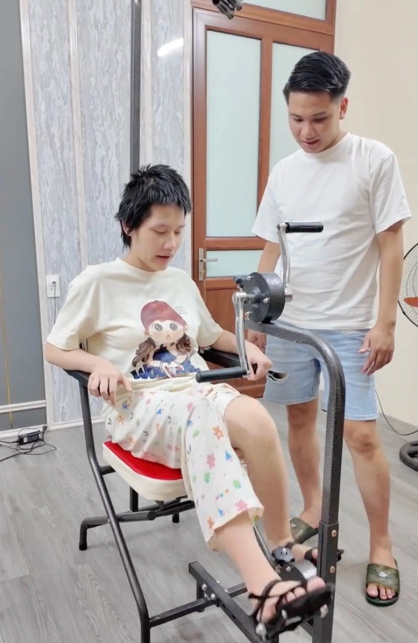 Bị nói “content bẩn”, anh chồng từng được tung hô chăm vợ bầu xuất huyết não lên tiếng, nữ chính lộ diện hút triệu view - 6