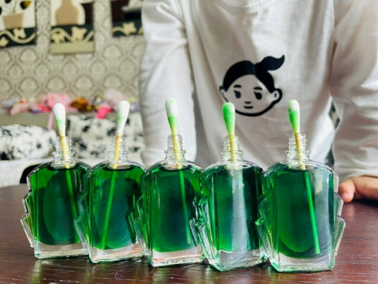 Người thông minh thường cắm tăm bông vào lọ dầu gió, nhiều rắc rối trong  nhà được giải quyết trong tích tắc