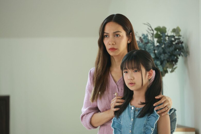 3 năm sau ly hôn, mẹ chồng cũ tới đưa tôi một thẻ ngân hàng, thấy số dư mà tôi bối rối - 2