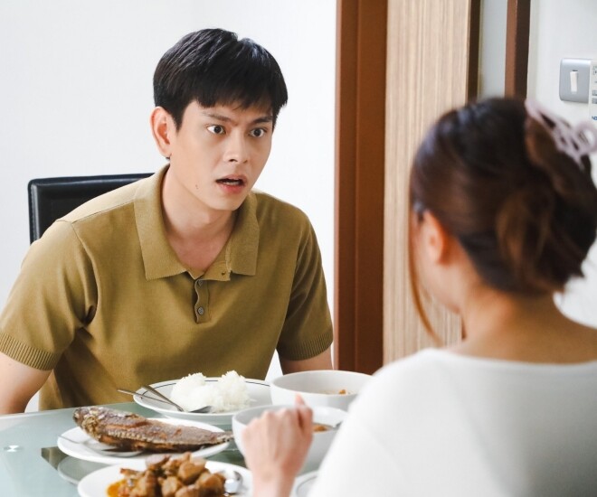 Chồng rót cho ly nước khi vợ làm việc đến khuya, tôi mỉm cười nhận ra 4 sự thật mình luôn né tránh - 1