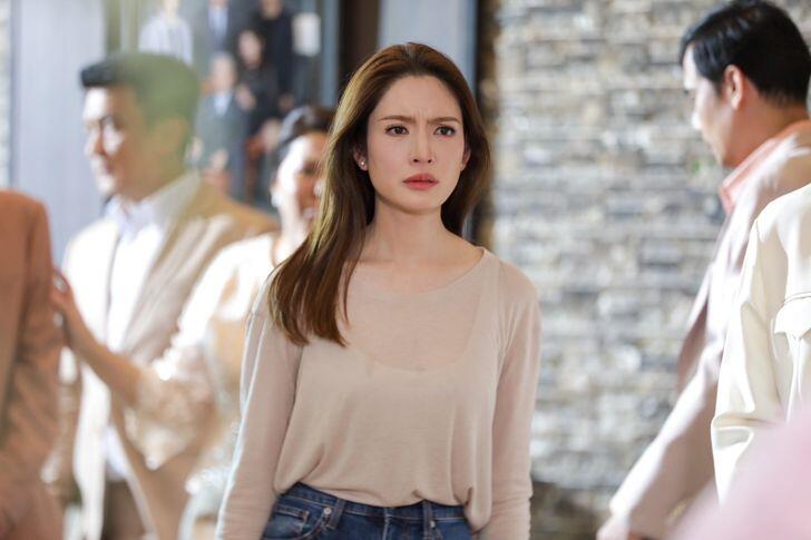 Lái xe sang tới dự đám cưới chồng cũ, vài ngày sau anh nhắn cho tôi 7 từ - 2