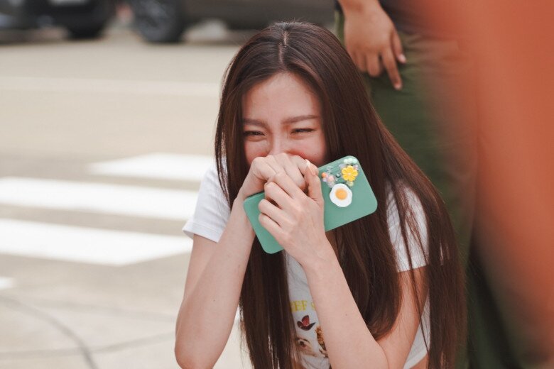 Lén lắp camera ở nhà để theo dõi bố dượng, tôi bật khóc vì hành động của ông lúc giữa trưa - 2