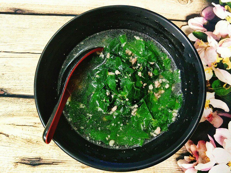 Loại rau mọc hoang nay thành đặc sản, vừa ăn vừa làm thuốc, trồng siêu dễ, hạt chạm đất là đâm chồi - 2