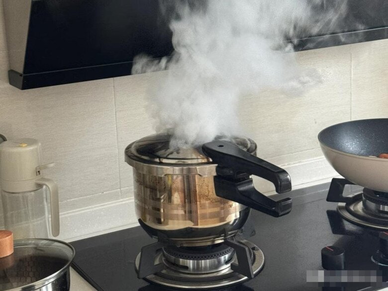 Ngày càng có nhiều người bỏ dùng nồi áp suất, thiết bị thay thế này tiện lợi và an toàn hơn nhiều - 2