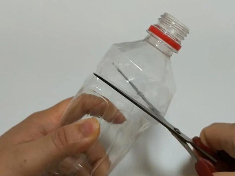 Người thông minh thường đặt một chai bia gần giường ngủ, biết lý do tôi liền học theo - 3